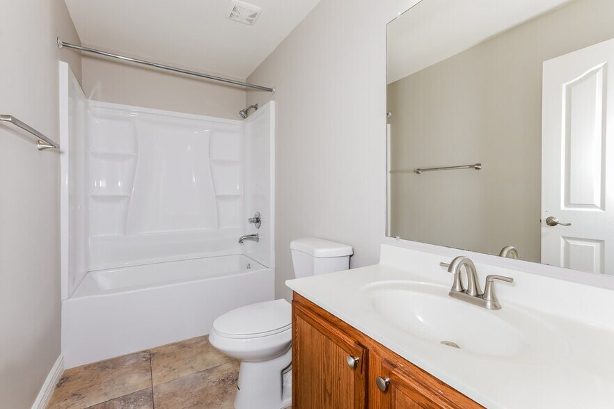 Building Photo - 3914 S Ponderosa Dr