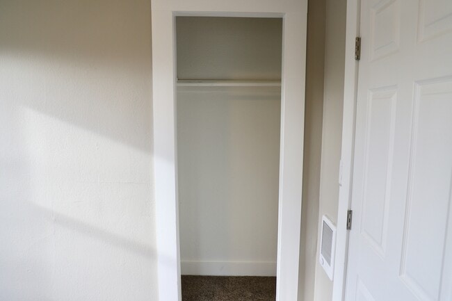 Building Photo - Cozy Remodeled 3-bedroom 2 bath Home - Close to State Capitol - On BUS LINE