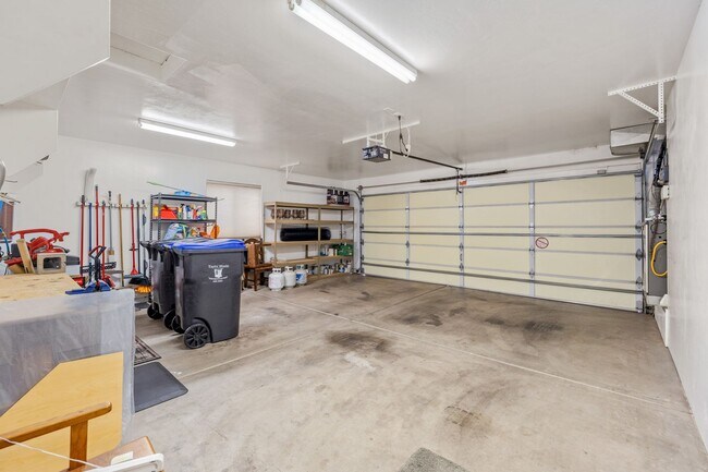 Building Photo - Furnished, 1-Year Long-Term Rental