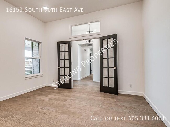 Building Photo - 16153 S 90th E Ave