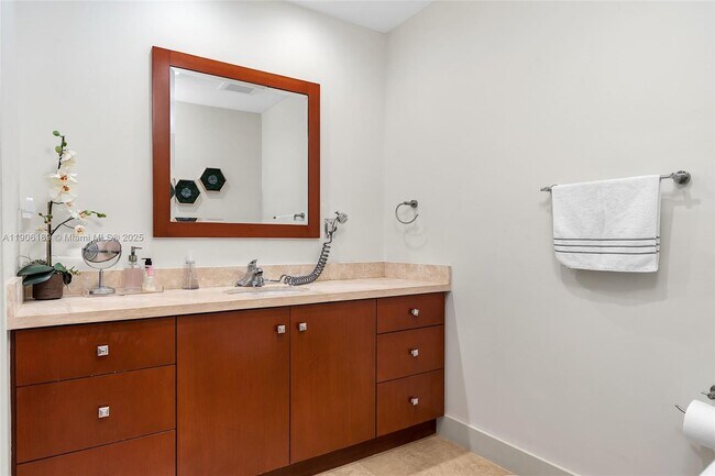 Building Photo - 415 Rovino Ave