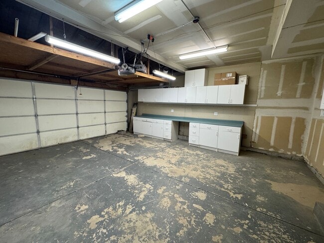 Building Photo - 2440 Melody Ln