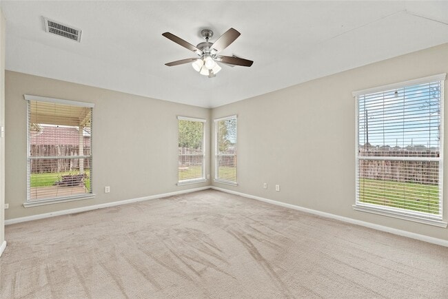 Building Photo - 9910 Pine Flats Dr