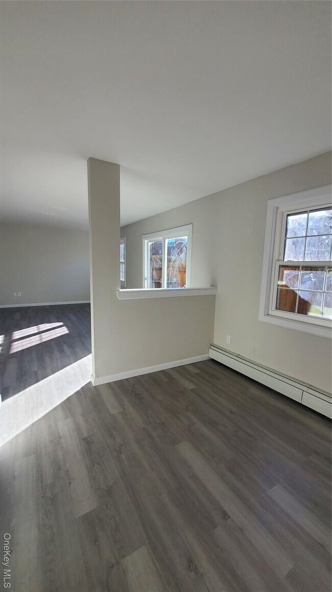 Building Photo - 460 Old Town Rd