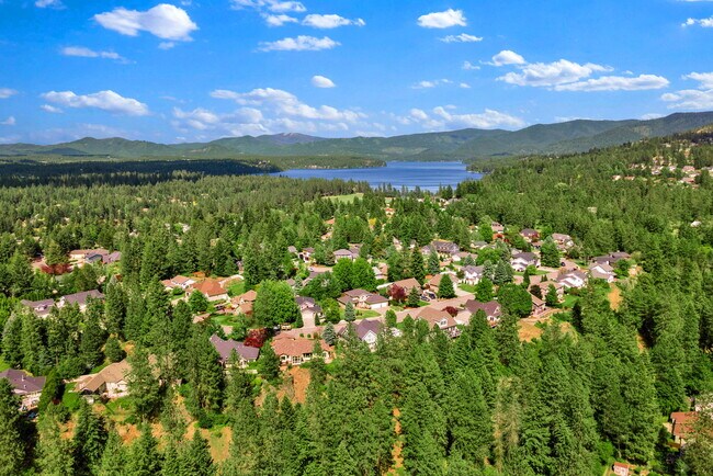 Building Photo - 8290 N Uplands Dr