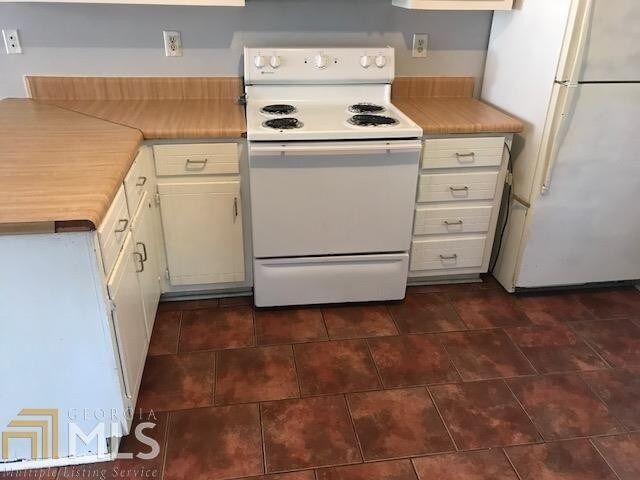 Building Photo - 30 Plum Orchard Rd