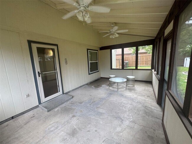 Building Photo - 3816 Eagles Nest St