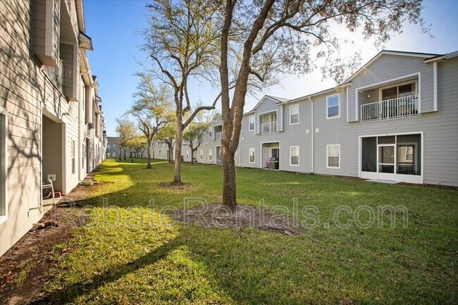 Building Photo - 7032 Deer Lodge Cir