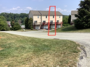 Building Photo - 604 Topper Way