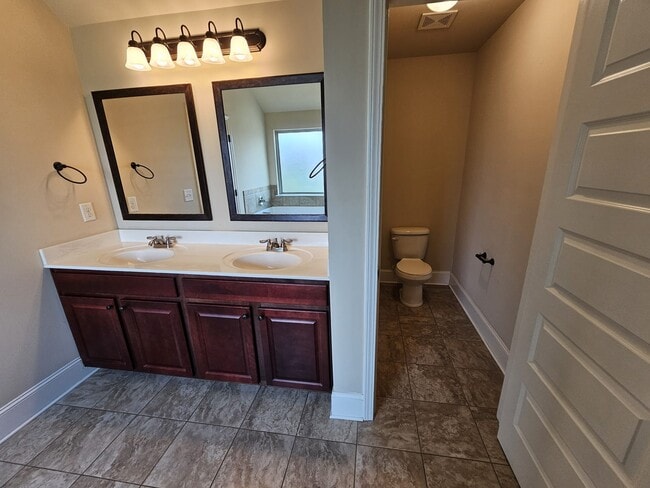 Building Photo - 416 Sunnybrook Ln