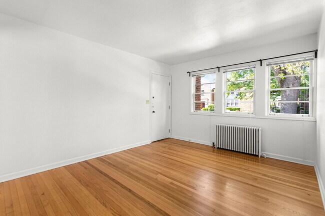 Building Photo - 235 NE 61st Ave