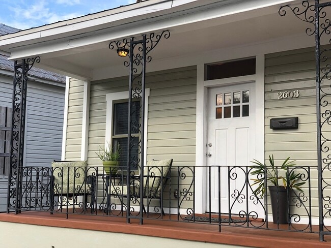Building Photo - Historic Ybor City Bungalow