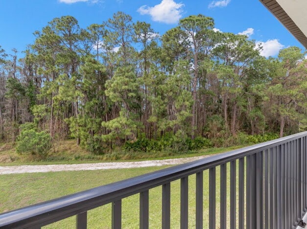 Building Photo - "Estancia 3-Bed Sanctuary with Granite Finishes and Scenic Views in Wesley Chapel"