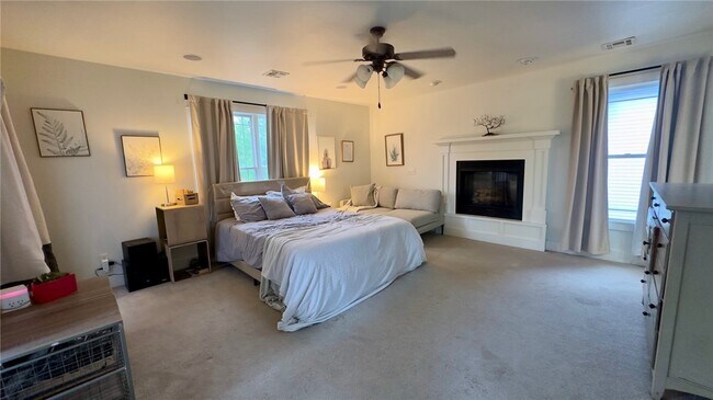 Building Photo - 917 NE Arleta Gardens