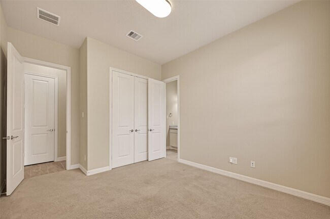 Building Photo - 5423 Mason Mountain Ln