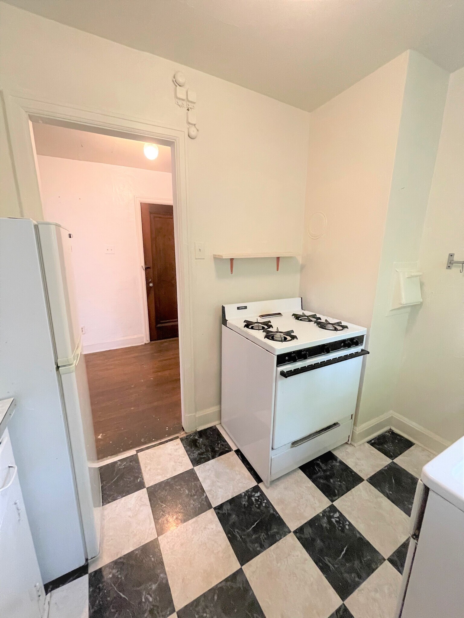 Building Photo - 1405 Severn St