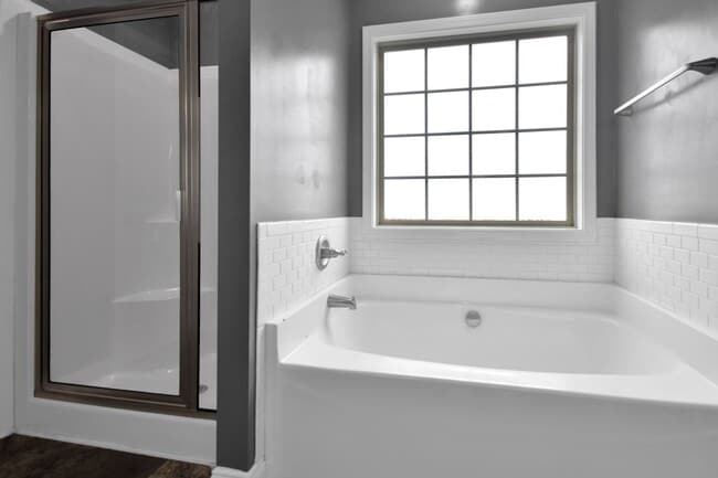 Building Photo - Pet Friendly Four Bedroom!