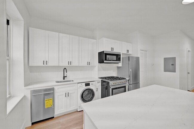 Primary Photo - 206 Bloomfield St
