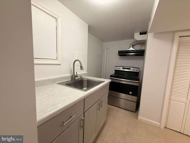 Building Photo - 9722 51st Ave