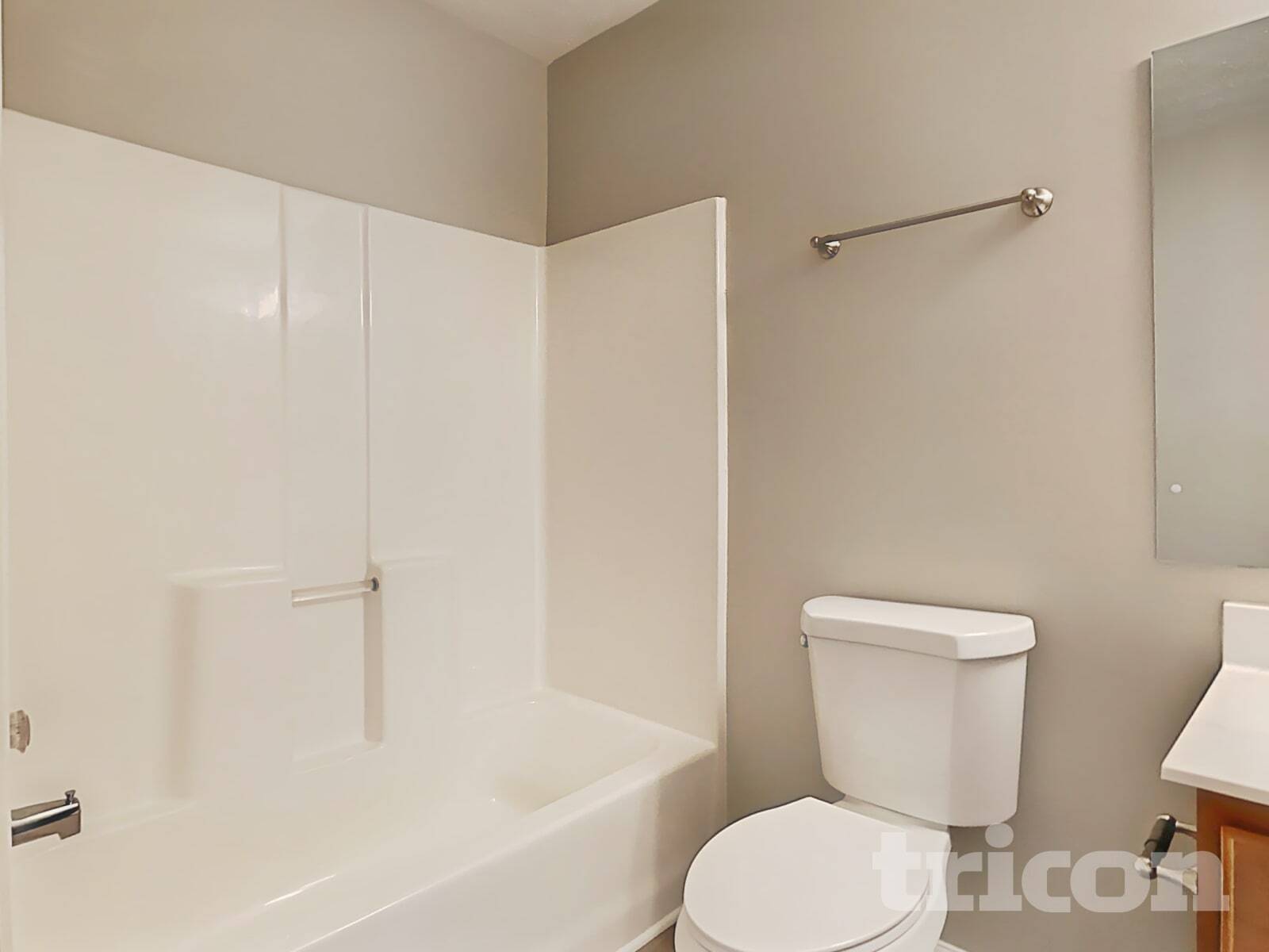 Building Photo - 614 Eastpointe Dr