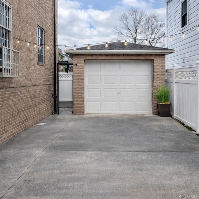 Building Photo - 214-27-214-38 38th Ave