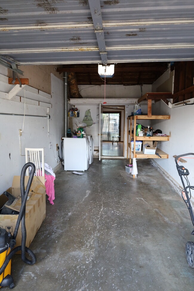 Building Photo - 6216 Leola Way