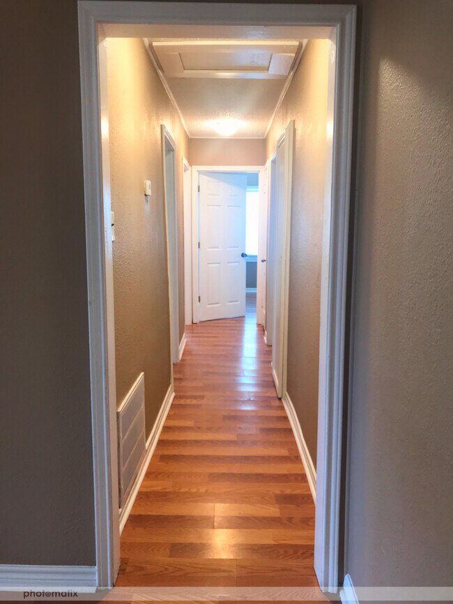 Building Photo - 509 Bluebonnet Dr