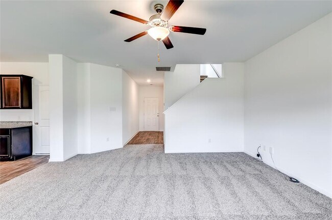 Building Photo - 117 Fairfax Ln