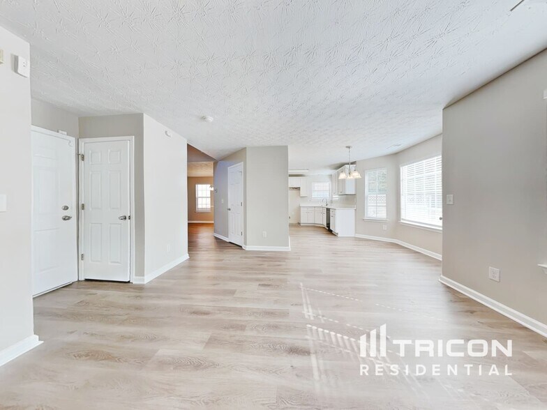 Building Photo - 364 Nunnally Dr