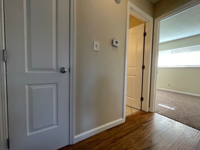 Building Photo - Charming 2-Bedroom Duplex in Sacramento – ...