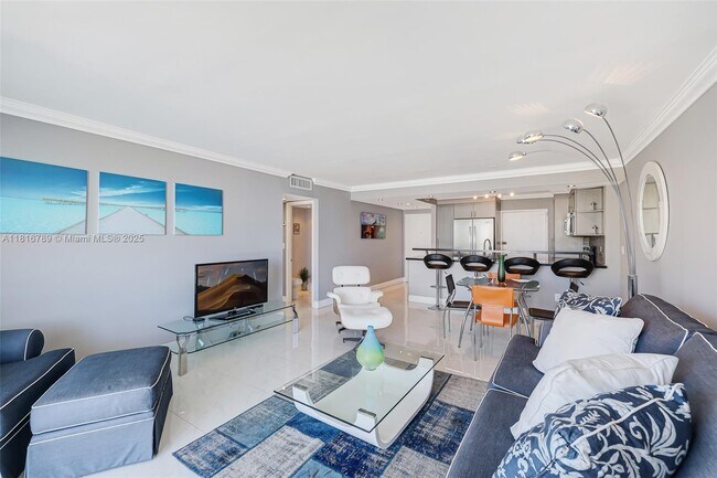 Building Photo - 5838 Collins Ave