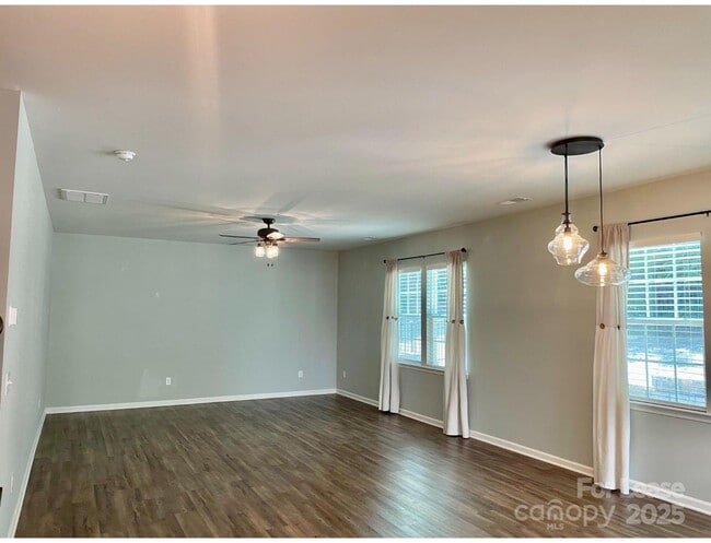 Building Photo - 141 W Morehouse Ave