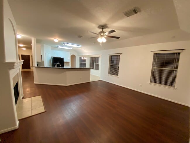 Building Photo - 321 Preston Ln