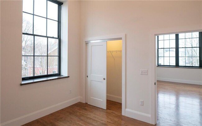 Building Photo - 15 Cranston Ave