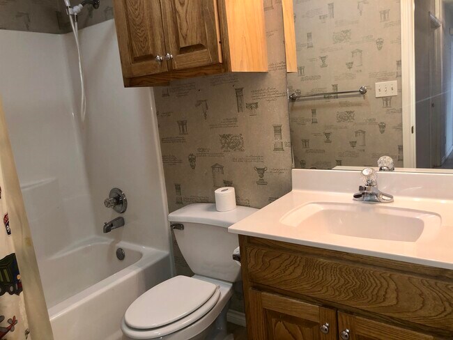 Building Photo - 26 Wellington Dr