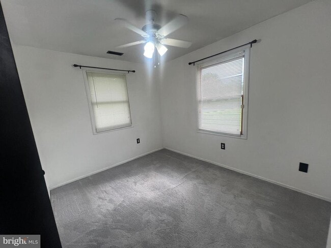 Building Photo - 211 N Brownleaf Rd