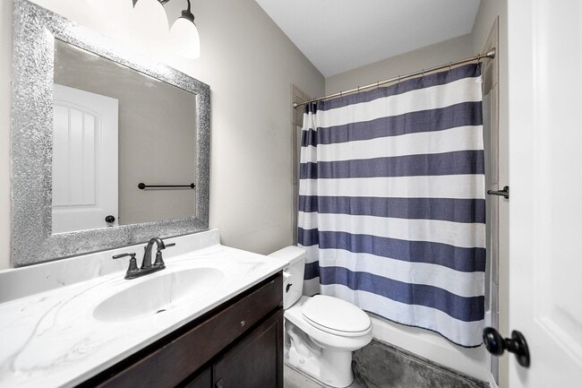 Building Photo - 222 Cooper River Wy