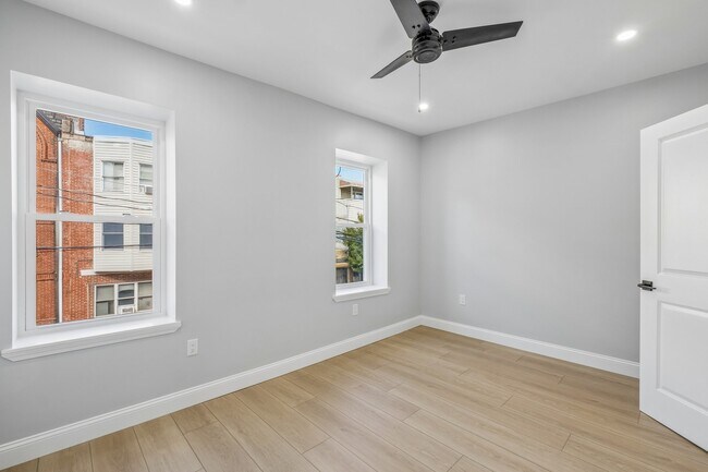 Building Photo - 617 S 8th St
