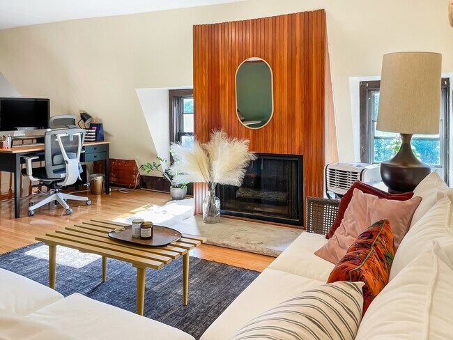 Living room # 3 (lofted) - 2156 W Pierce Ave