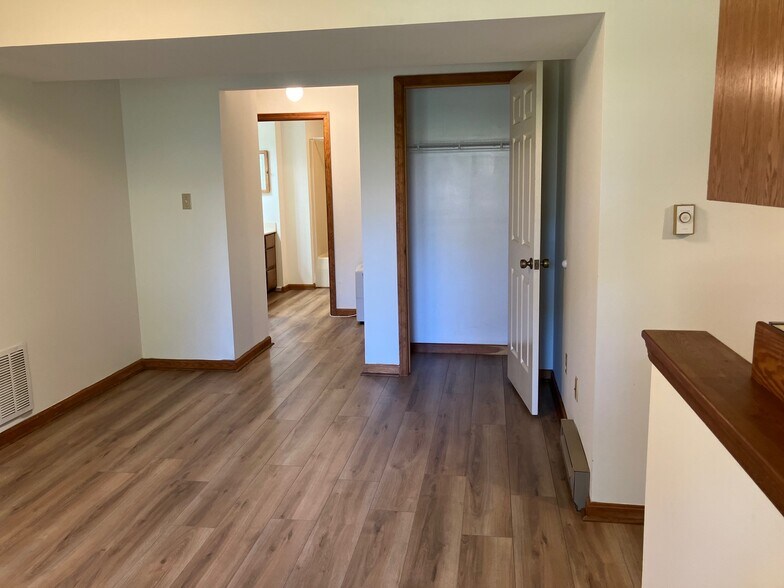 Building Photo - 129 Fenway Dr