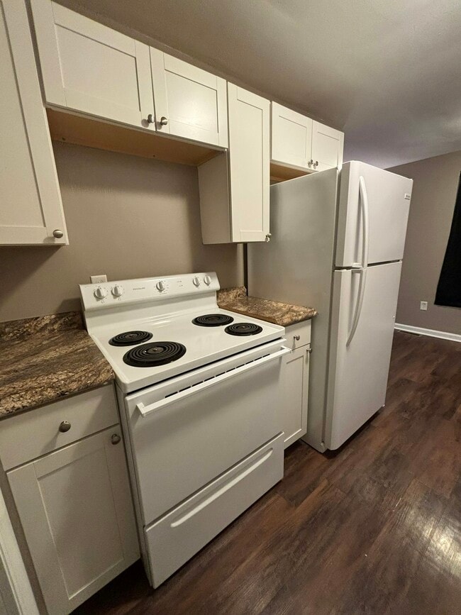 Building Photo - 117 Van Horne St