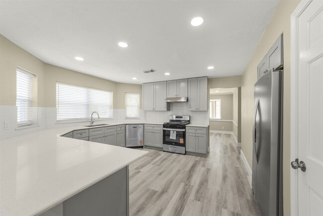 Building Photo - 4138 Club Valley Dr