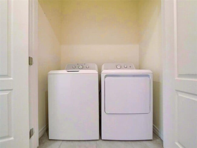 Building Photo - 1289 Yellow Finch Dr