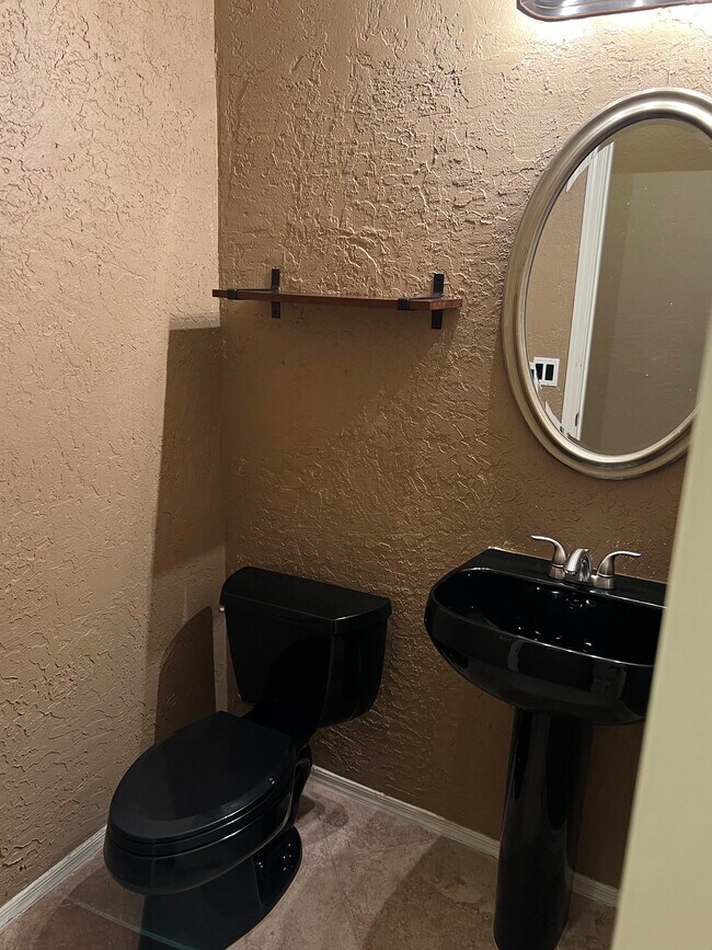 Building Photo - 14393 W Poinsettia Dr