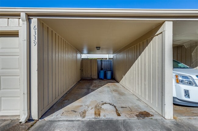 Building Photo - 6339 Briar Rose Dr