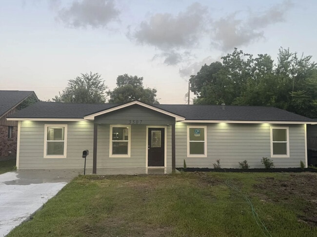 Primary Photo - 3507 Ave A