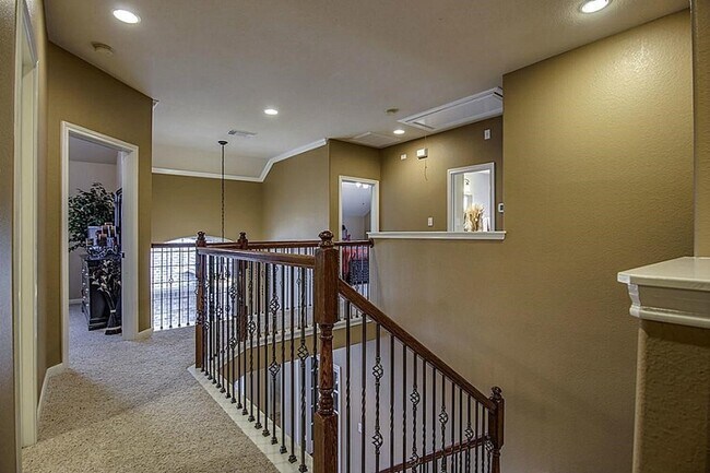 Building Photo - 9422 Cheslyn Ct
