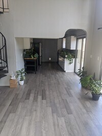 Building Photo - 9980 Golf Links Rd