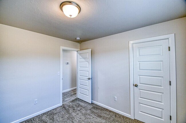 Building Photo - 2723 Varenna Ln