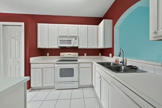 Building Photo - 7880 Lake Sawgrass Loop